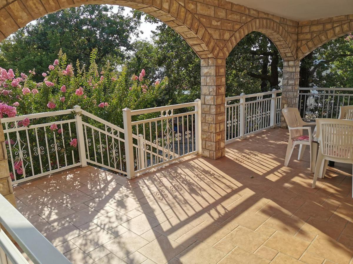 Apartments And Rooms Нивице Экстерьер фото