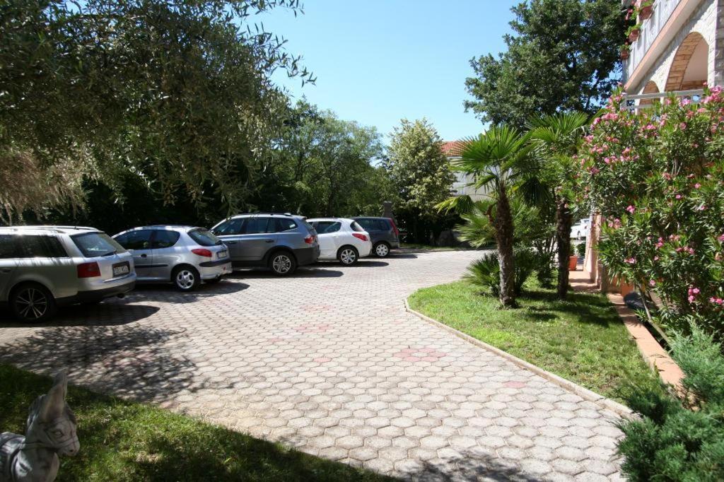 Apartments And Rooms Нивице Экстерьер фото