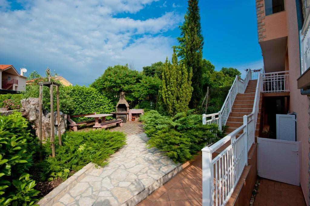 Apartments And Rooms Нивице Экстерьер фото