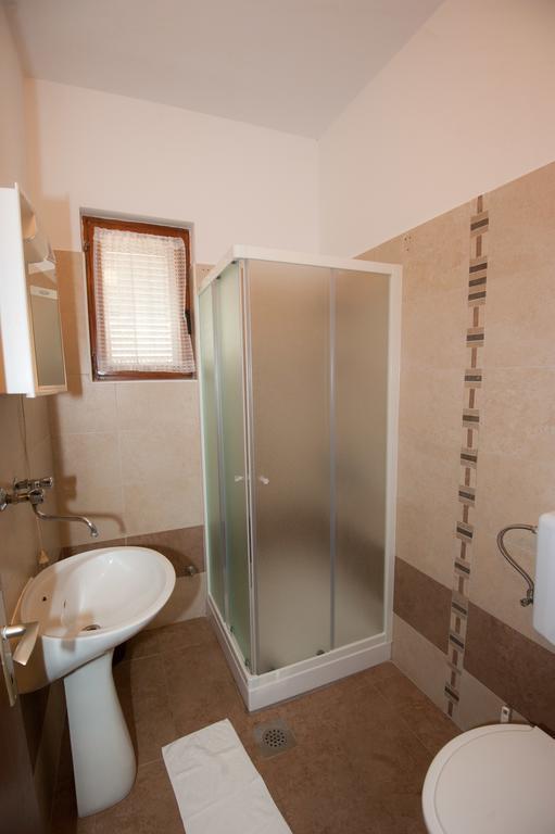 Apartments And Rooms Нивице Экстерьер фото